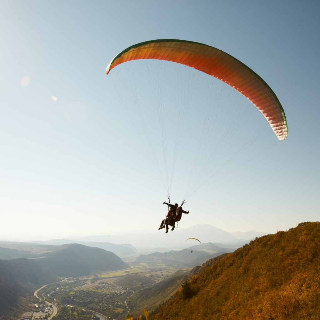 Hanglider over mountains